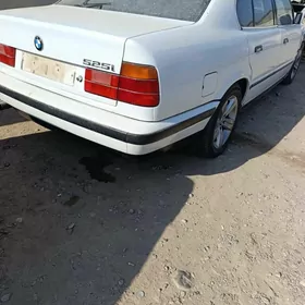 BMW 525 1990