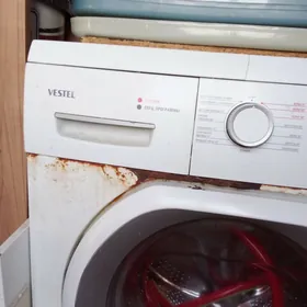 продаем стиральную  машинку