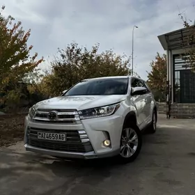 Toyota Highlander 2019