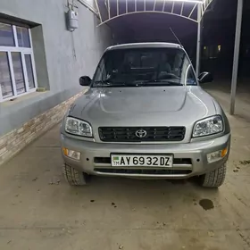 Toyota RAV4 2000
