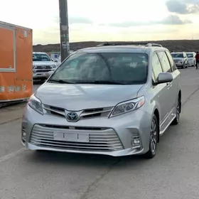 Toyota Sienna 2020