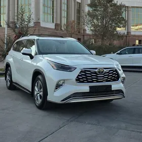 Toyota Highlander 2020