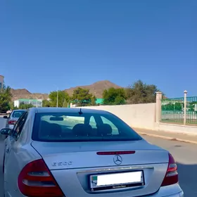 Mercedes-Benz E500 2003