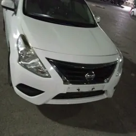 Nissan Sunny 2022