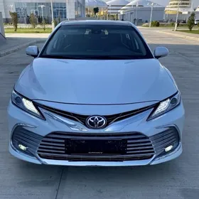 Toyota Camry 2021