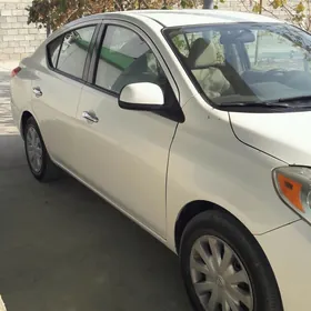 Nissan Versa 2011