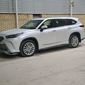 Toyota Highlander 2021