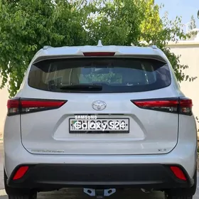 Toyota Highlander 2022