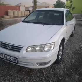 Toyota Camry 2000