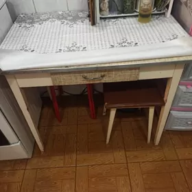 кухонный стол