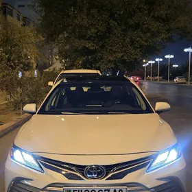 Toyota Camry 2021