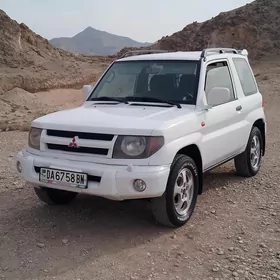 Mitsubishi Pajero 1999