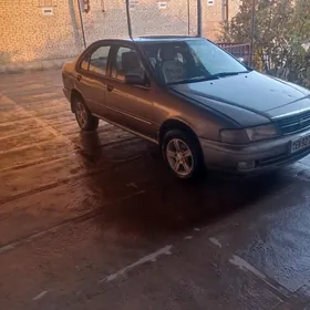 Nissan Sunny 1998