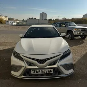 Toyota Camry 2021