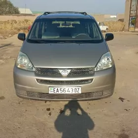 Toyota Sienna 2004