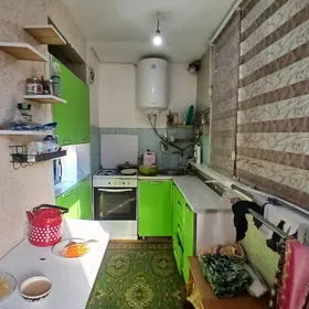 От хозяина 4 мкр 1 этаж 1 комн