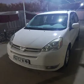 Toyota Sienna 2003