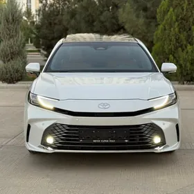 Toyota Camry 2025