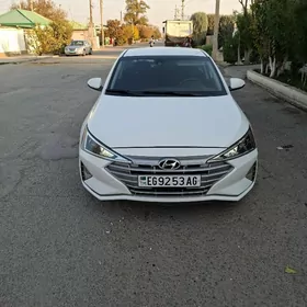 Hyundai Elantra 2020