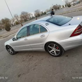Mercedes-Benz C-Class 2003