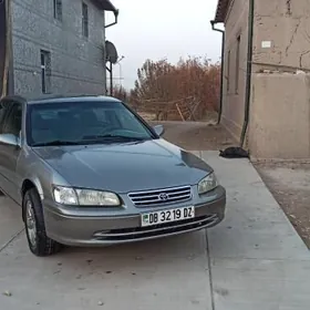 Toyota Camry 2001