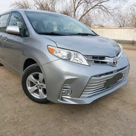 Toyota Sienna 2017