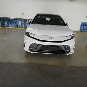 Toyota Camry 2025