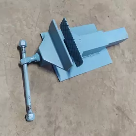 самаделний тиска