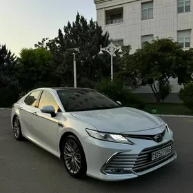 Toyota Camry 2024