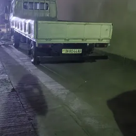 Mitsubishi Chariot 1995