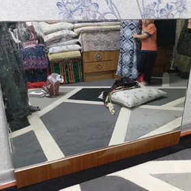 Ayna ýüz görülýän