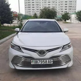 Toyota Camry 2018