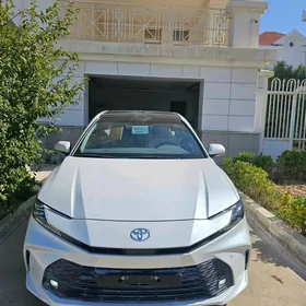 Toyota Camry 2025