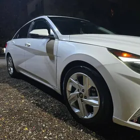 Hyundai Elantra 2021