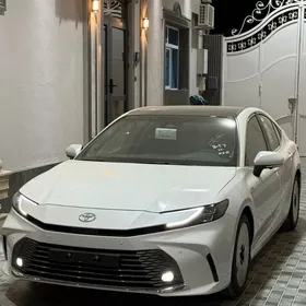 Toyota Camry 2025