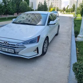Hyundai Elantra 2020
