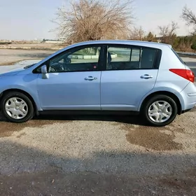 Nissan Versa 2011