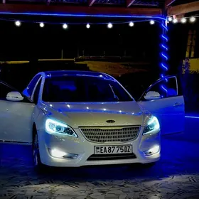 Kia Cadenza 2013