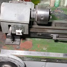 Токарный станок