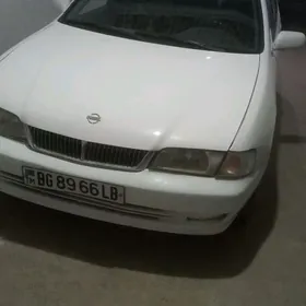 Nissan Sunny 2000