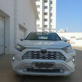 Toyota RAV4 2025