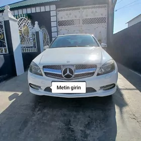 Mercedes-Benz C300 2011