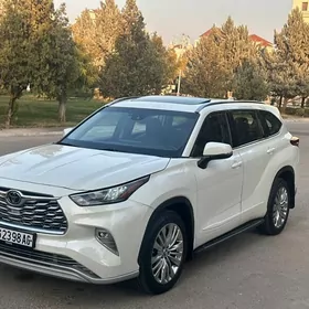 Toyota Highlander 2021