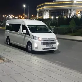 Toyota Hiace 2020