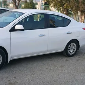 Nissan Versa 2012