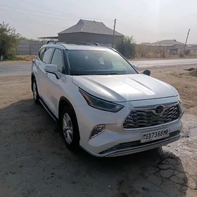 Toyota Highlander 2021