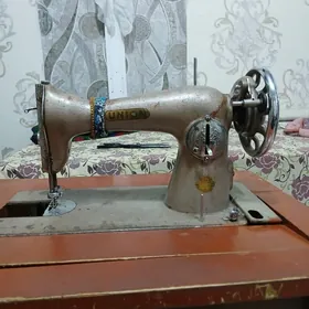 Gadymy tikin maşyny