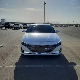 Hyundai Elantra 2022