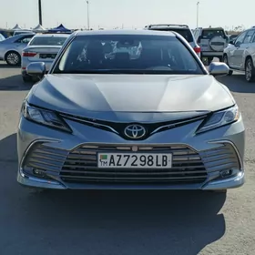 Toyota Camry 2020