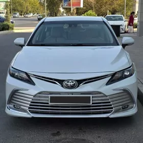 Toyota Camry 2022